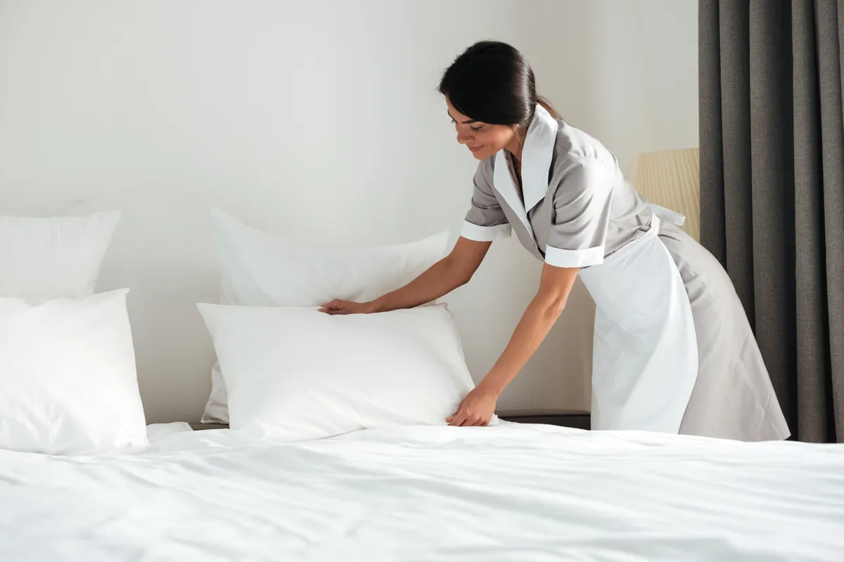 Short-Let Linen Handover Between Guests